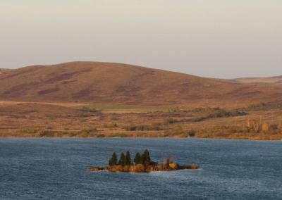 An island in the middle of Beloye Lake