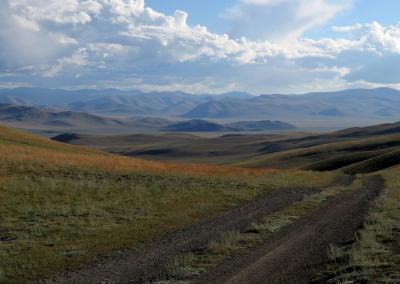 Road from Kindyktykul lake to Chuya Steppe
